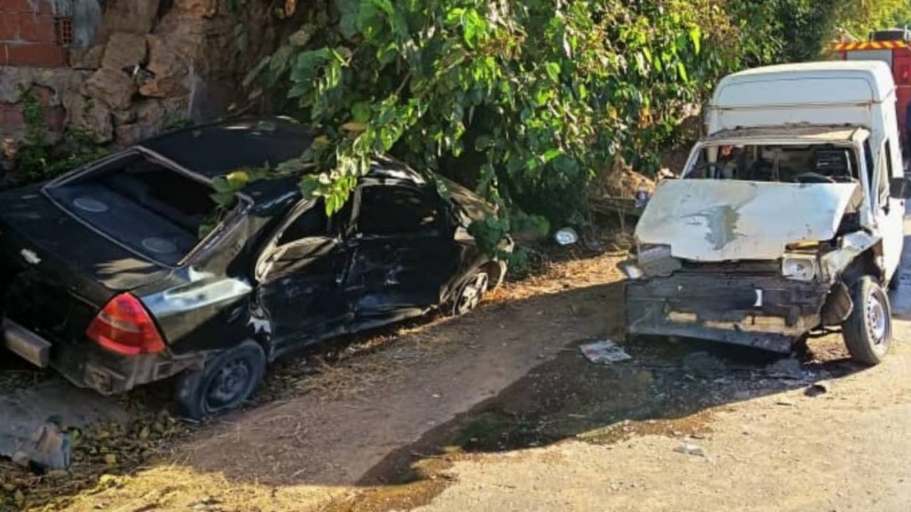 إصابة 7 أشخاص في حادث اصطدامٍ بين سيّارتين على الطّريق الوطني رقم 67 بحجوط